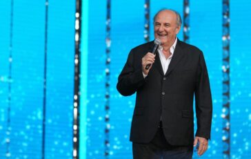 Gerry Scotti compie 70 anni da Laccendiamo a Eh gia le frasi cult conduttore ﻿ 364x230