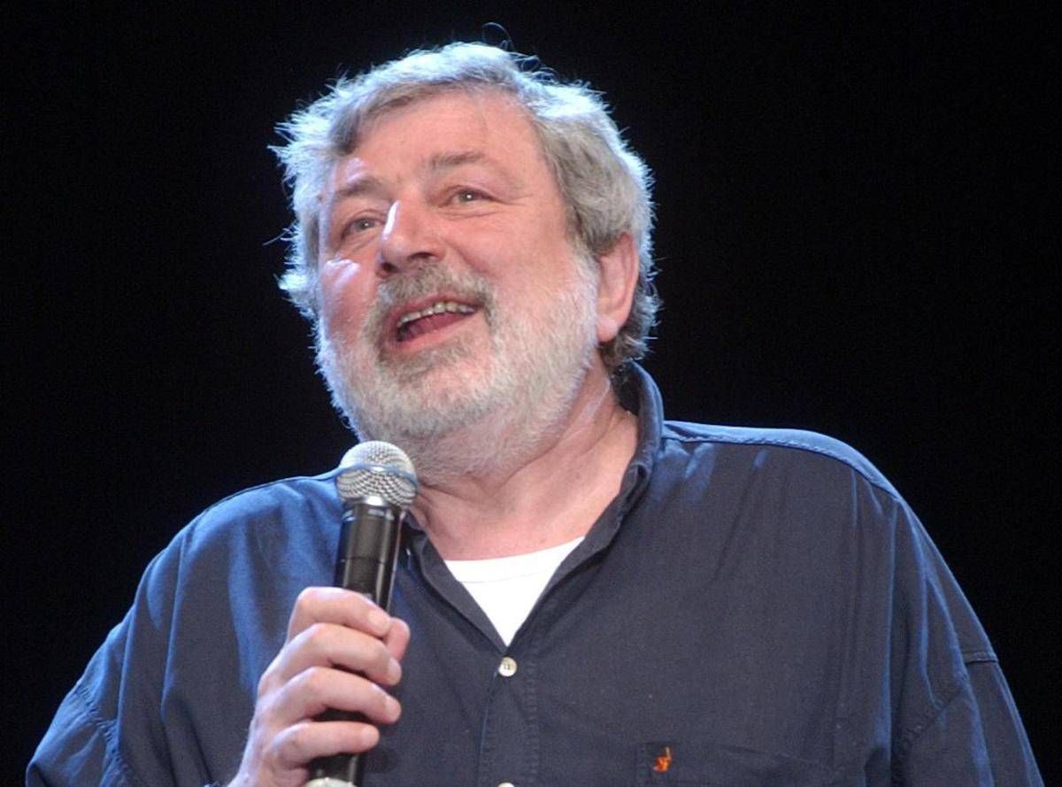 Guccini, domani i funerali: la sua Pavana lo saluta nel silenzio. Il sindaco: "Massimo rispetto per sue volontà"