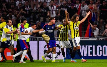Guendouzi contro i tifosi del Lione maxi rissa in Champions 364x230