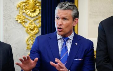 Iran Usa Teheran accusa Washington in guerra economica dopo aver esaurito armi . Hegseth Non escludiamo ricorso ad attacchi militari 364x230