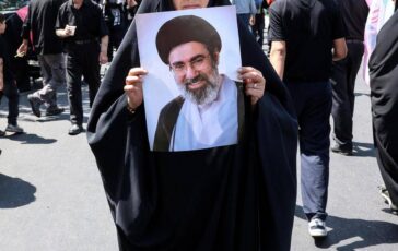 Iran media Mojtaba Khamenei in condizioni critiche potrebbe essere in punto di morte 364x230