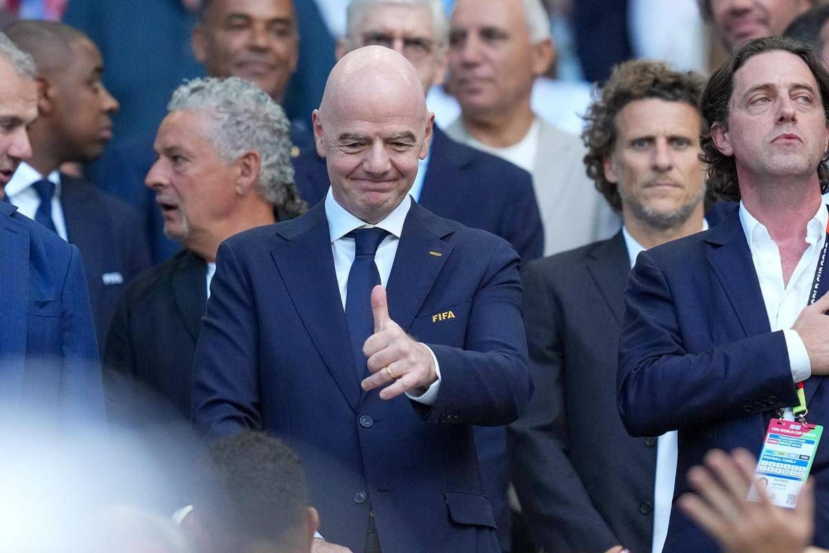 La Fifa difende Infantino: "Tante falsità sul presidente, più di 30 anni di vita dedicati al calcio"