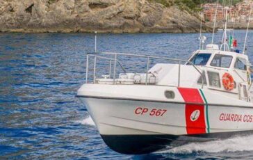 Lampedusa sub falciato da gommone muore 29enne 364x230