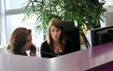 Lavoro restare in Italia o andare allestero Ecco bussola per orientarsi tra sistemi retributivi Ue 364x230