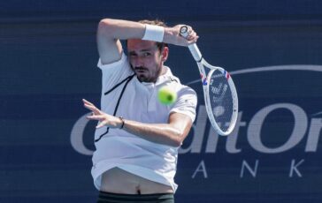 Medvedev eliminato a sorpresa a Winston Salem Forse dovrei lasciare il tennis 364x230