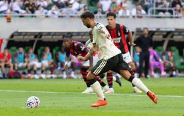 Milan Manchester United rissa sfiorata e rigore contestato in amichevole 364x230