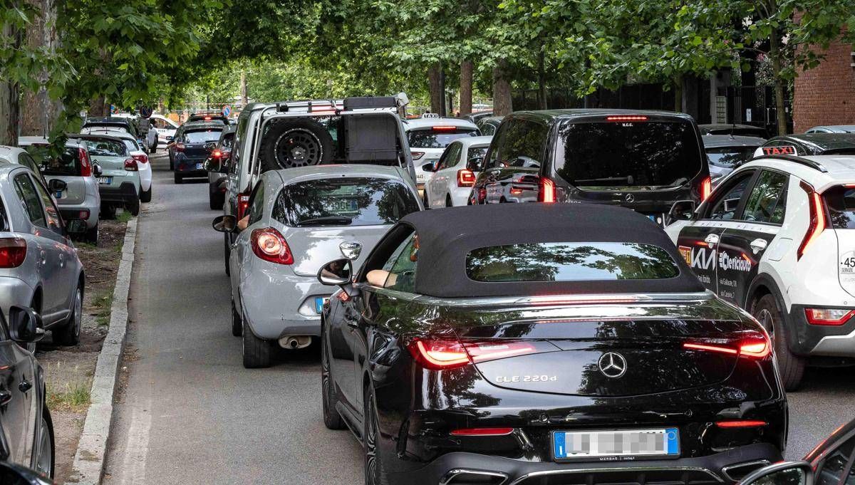 Mini riforma del bollo auto, niente tagli ma dal 2028 cambiano le tempistiche: la novità