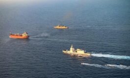Nave della Marina abborda petroliera della flotta ombra russa a Pantelleria 265x160