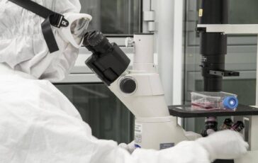 Nuovi virus creati con lintelligenza artificiale E una svolta per produrre farmaci e terapie 364x230