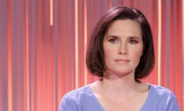Omcidio Meredith Amanda Knox presenta Cartwheel Uso la comicita per raccontare il trauma 265x160
