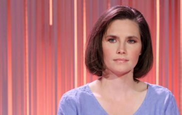 Omcidio Meredith Amanda Knox presenta Cartwheel Uso la comicita per raccontare il trauma 364x230