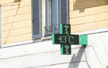 Padova bimba rimane chiusa in auto sotto il sole salvata da agenti penitenziaria 364x230