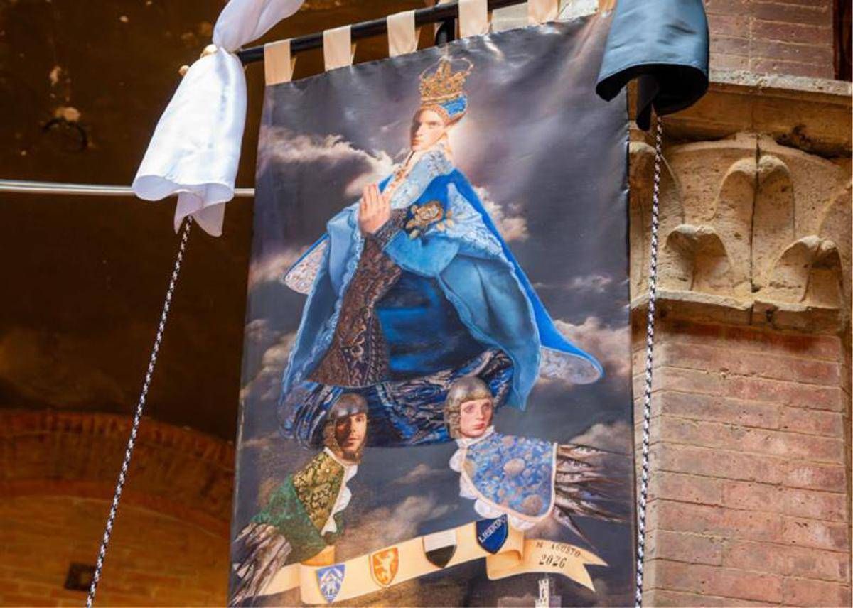 Palio di Siena 16 agosto, il Drappellone fa discutere: polemiche sul volto della Madonna 'androgina'