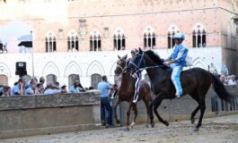 Palio di Siena la Contrada dellOnda vince la prima prova 265x160