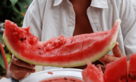 Poche calorie e tanti benefici la scoperta sulla buccia di anguria Non buttatela 265x160