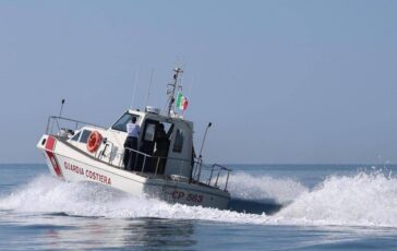 Ponza trovato in mare il cadavere di un uomo con maschera e pinne 364x230