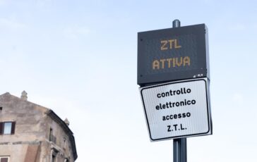 Roma caos parcheggi quando giocano Roma e Lazio il Campidoglio lancia ipotesi Ztl per Olimpico 364x230
