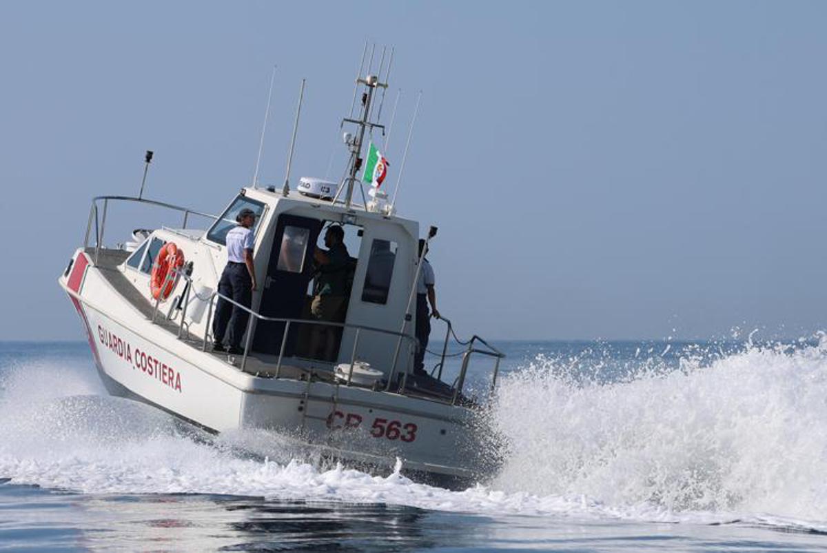 https://static.adhubmedia.com/notizie_it/wp-content/uploads/2026/08/Savona-coppia-in-difficolta-in-acqua-ad-Andora-bagnino-si-tuffa-per-salvarli-ma-muore-insieme-alluomo.jpg