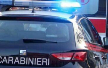 Si getta in auto con la moglie nel porto di Cattolica durante una lite coppia salvata dai passanti 364x230