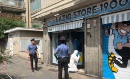 Spari contro vetrina Lazio Store a Ostia indagini in corso 265x160