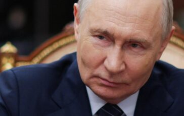 Ucraina Russia la strage di soldati di Putin. Zelensky Voglio 1000 droni al giorno 364x230