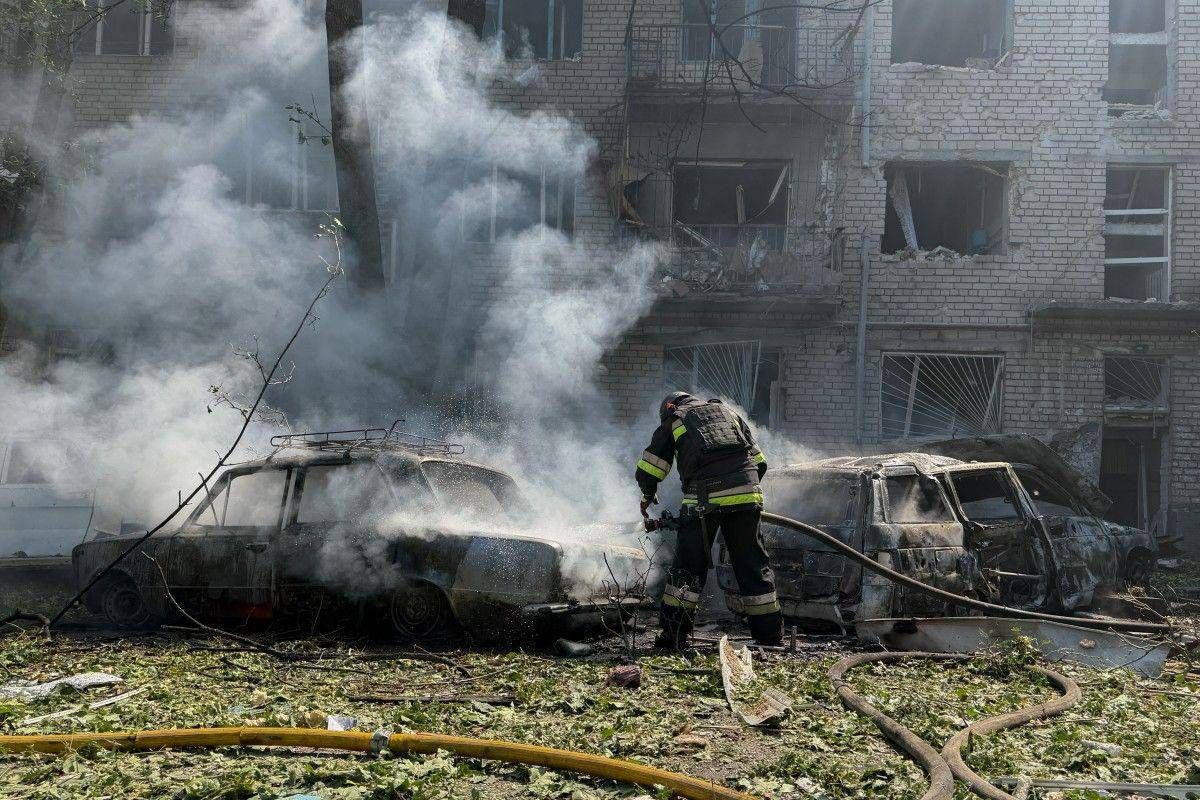 Ucraina, nuovi raid su Kiev e Zaporizhzhia. Zelensky: "Russia ha utilizzato missili balistici nordcoreani"
