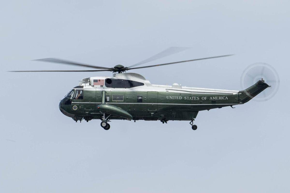 Usa, il rapporto: problemi di comunicazione al decollo, quasi-collisione per il Marine One di Trump