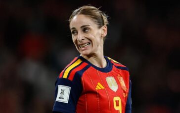 Va a giocare in Arabia cancella dai social le foto di figlia e compagna il caso della calciatrice Esther Gonzalez 364x230