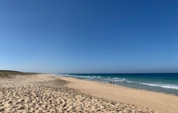 Vacanze al mare leffetto trappola della sabbia dalle passeggiate ai racchettoni ecco le insidie della vita da spiaggia 364x230