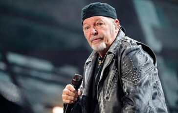Vasco Rossi furioso con un fan Non sono infame e una fake vergognosa 364x230