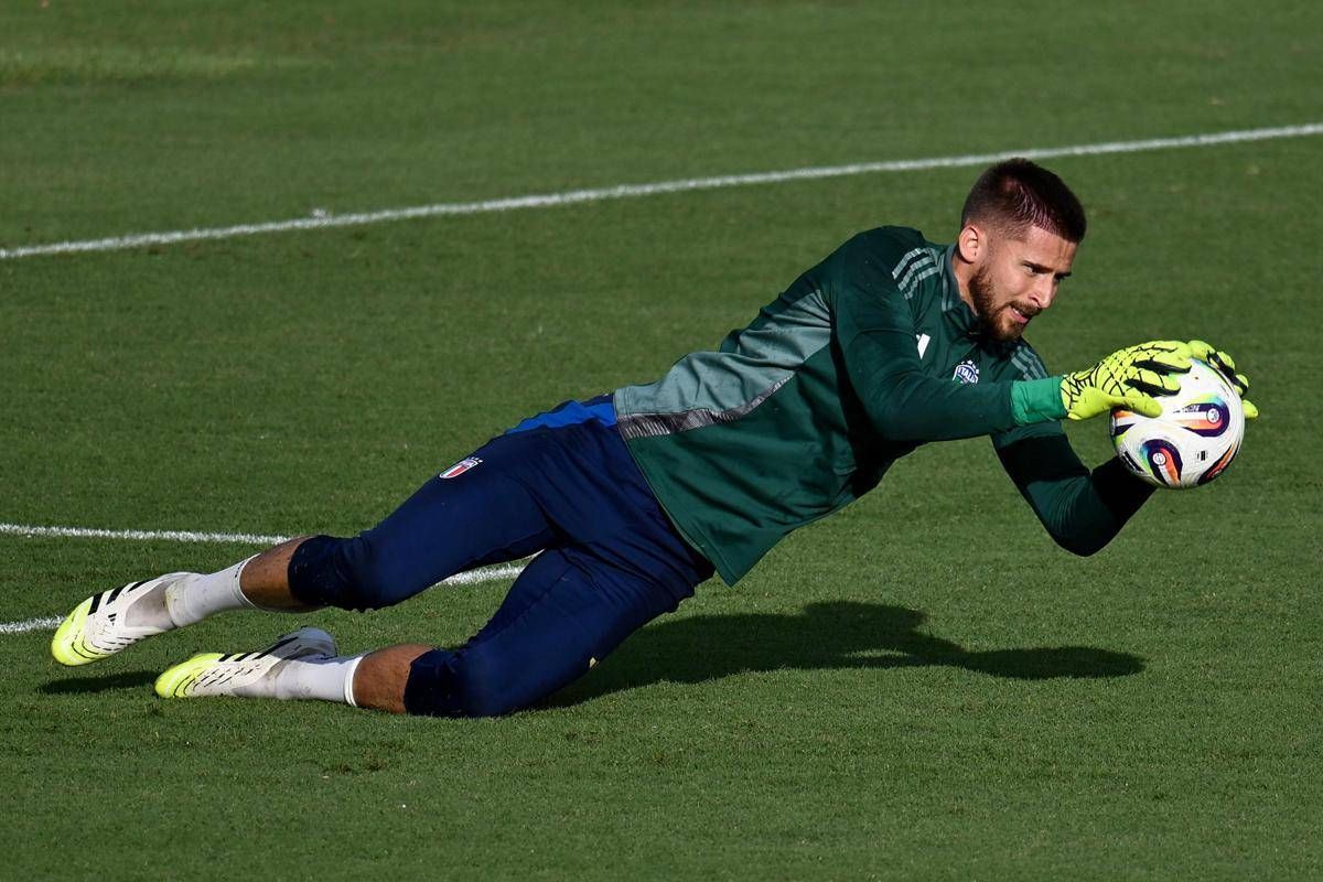 Vicario: "La Juve è un punto d'arrivo, cresciuto con il mito di Buffon"