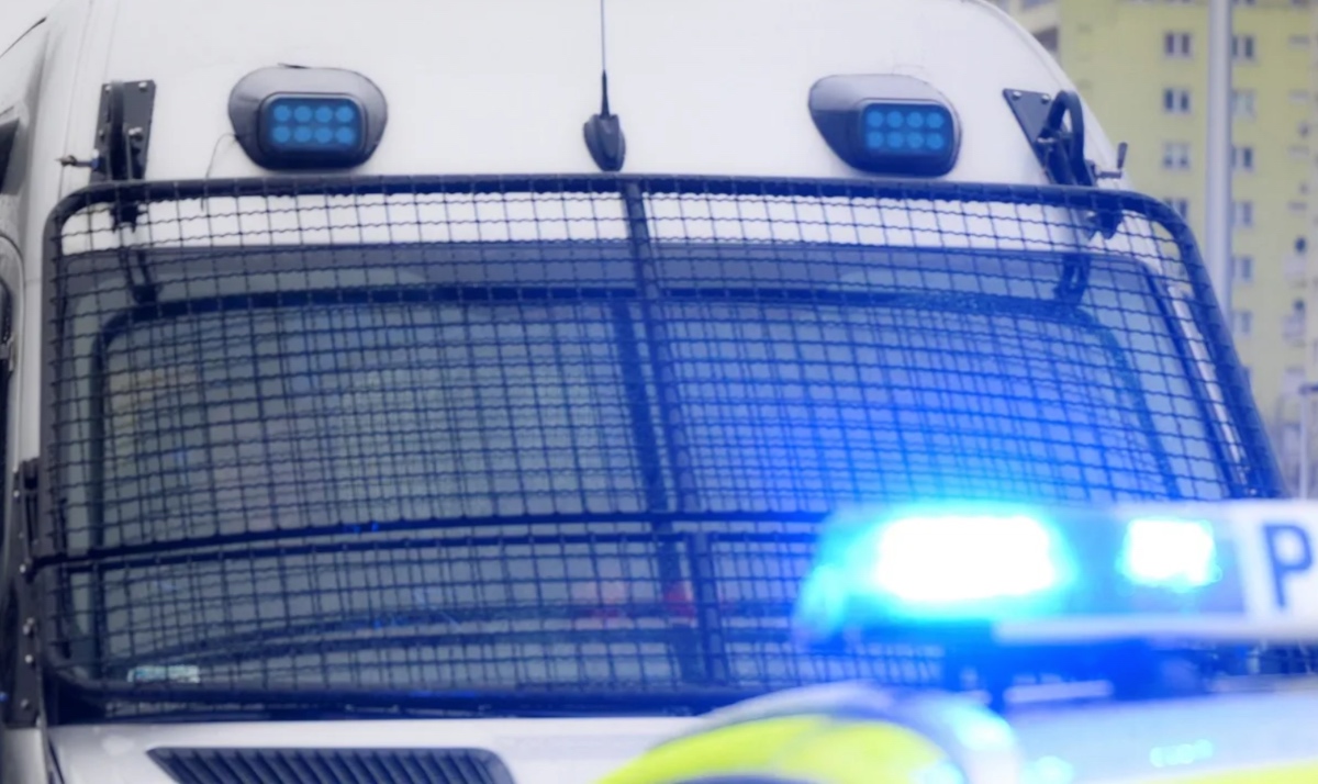 https://static.adhubmedia.com/notizie_it/wp-content/uploads/2026/08/bambino-trovato-morto-nellarmadio-la-madre-accusa-il-compagno-di-abusi-7dfb54ee.jpg
