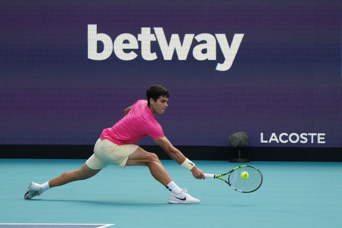 https://static.adhubmedia.com/notizie_it/wp-content/uploads/2026/08/carlos-alcaraz-torna-in-campo-dopo-linfortunio-sara-agli-us-open-2026-be41d4f8.jpg