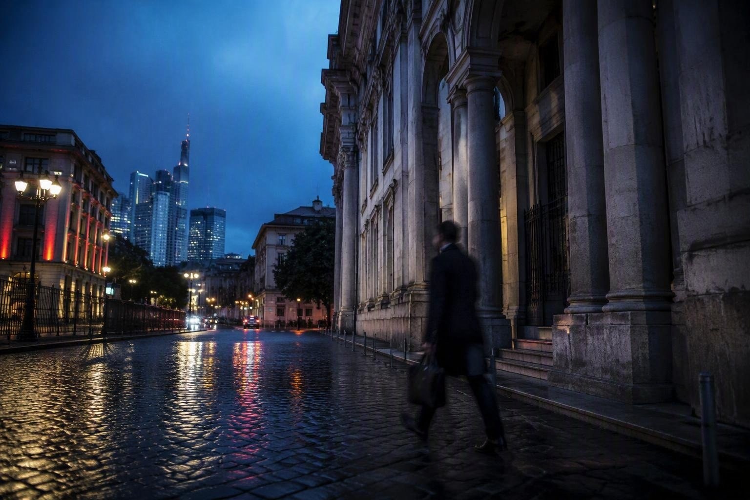 https://static.adhubmedia.com/notizie_it/wp-content/uploads/2026/08/chat-parlamentari-e-inchieste-il-confronto-tra-procura-e-istituzioni-az-1785953294.jpg