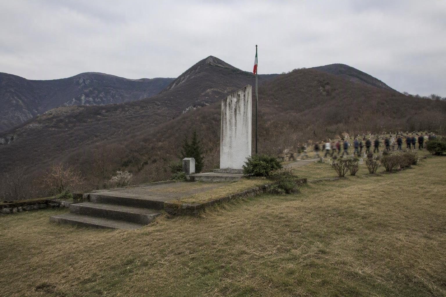 https://static.adhubmedia.com/notizie_it/wp-content/uploads/2026/08/commemorazione-santanna-di-stazzema-2026-tajani-porta-il-governo-meloni-az-1786607218.jpg