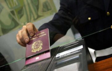 001-documenti-richiesti-approdo-spagna-da-sabato-8-agosto