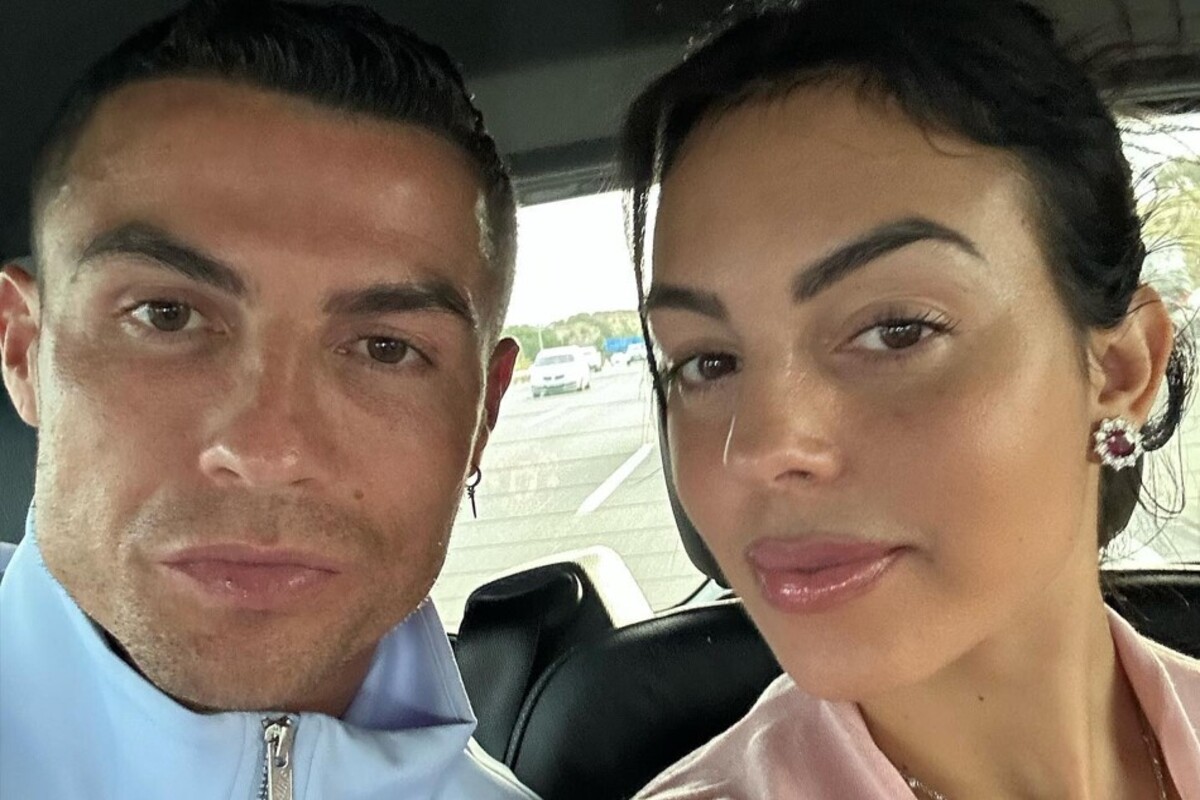 https://static.adhubmedia.com/notizie_it/wp-content/uploads/2026/08/cristiano-ronaldo-cambia-look-dopo-le-nozze-i-capelli-biondi-sorprendono-i-fan-5bb96b3e.jpg