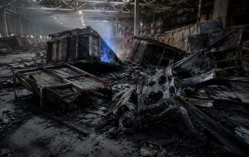 Droni ucraini colpiscono obiettivi in Russia: due morti e danni a infrastrutture