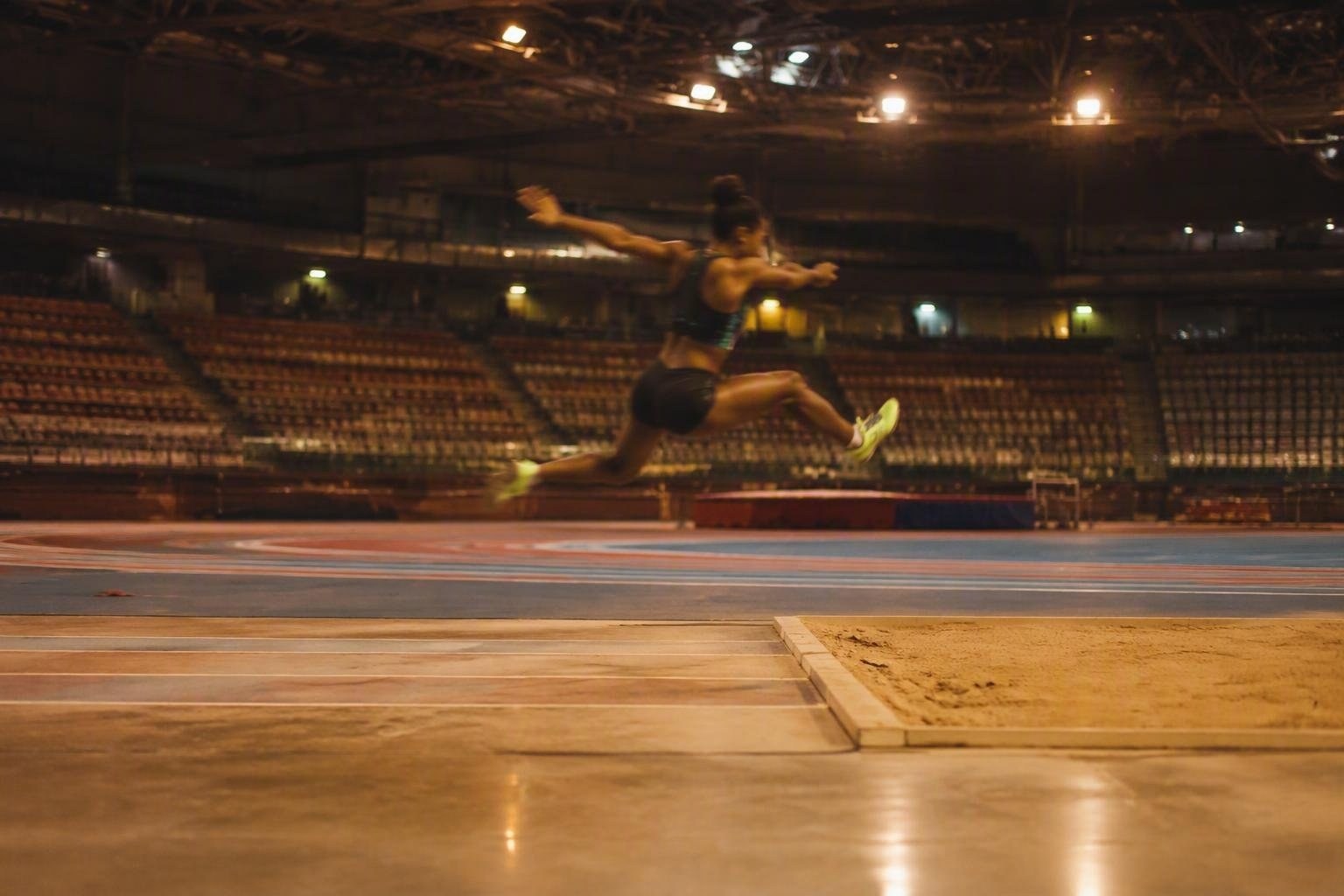 https://static.adhubmedia.com/notizie_it/wp-content/uploads/2026/08/europei-atletica-2026-dariya-derkach-vince-loro-nel-triplo-con-record-personale-az-1786673698.jpg