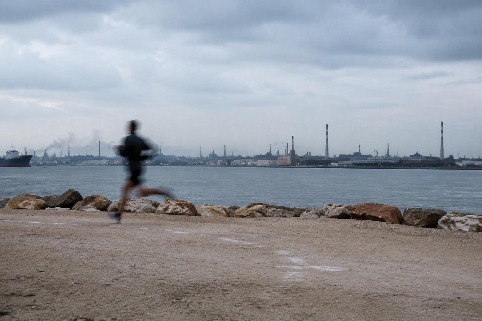 https://static.adhubmedia.com/notizie_it/wp-content/uploads/2026/08/ex-ilva-e-giochi-del-mediterraneo-il-piano-del-governo-per-taranto-az-1787290280.jpg