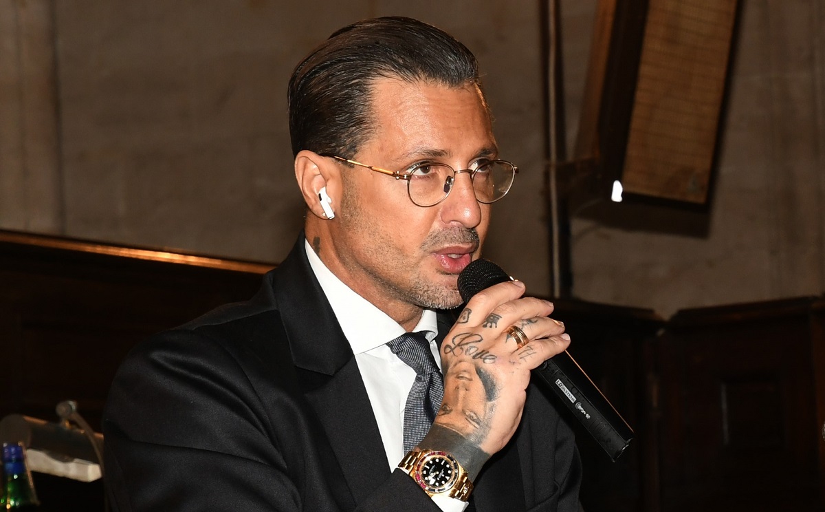 https://static.adhubmedia.com/notizie_it/wp-content/uploads/2026/08/fabrizio-corona-prepara-il-ritorno-di-falsissimo-nel-mirino-anche-belen-bdb5e3e5.jpg