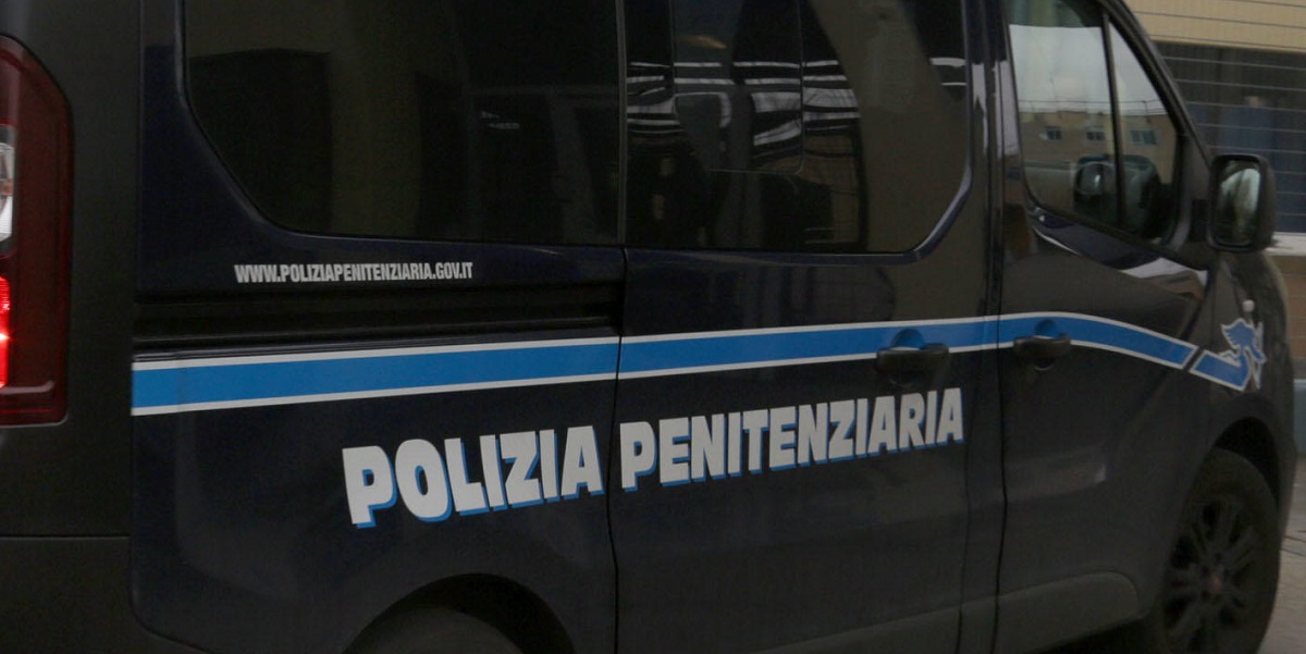 Figlio del boss dei Casalesi trovato morto in carcere, ipotesi suicidio e informazioni sequestrate