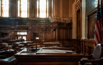 Gazebo e accuse politiche: il senatore dem chiede moderazione
