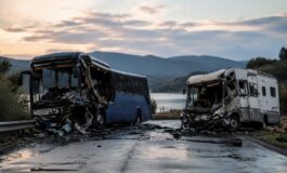Incidente mortale tra pullman e camper: bilancio pesante al confine tra Lazio e Umbria