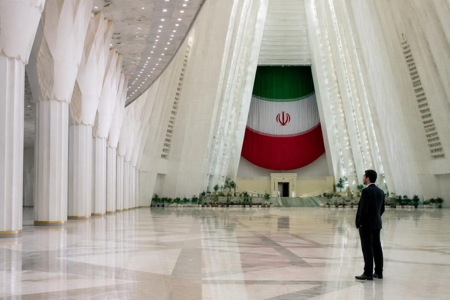 https://static.adhubmedia.com/notizie_it/wp-content/uploads/2026/08/iran-avverte-chi-sostiene-le-sanzioni-usa-e-un-nemico-az-1787430176.jpg