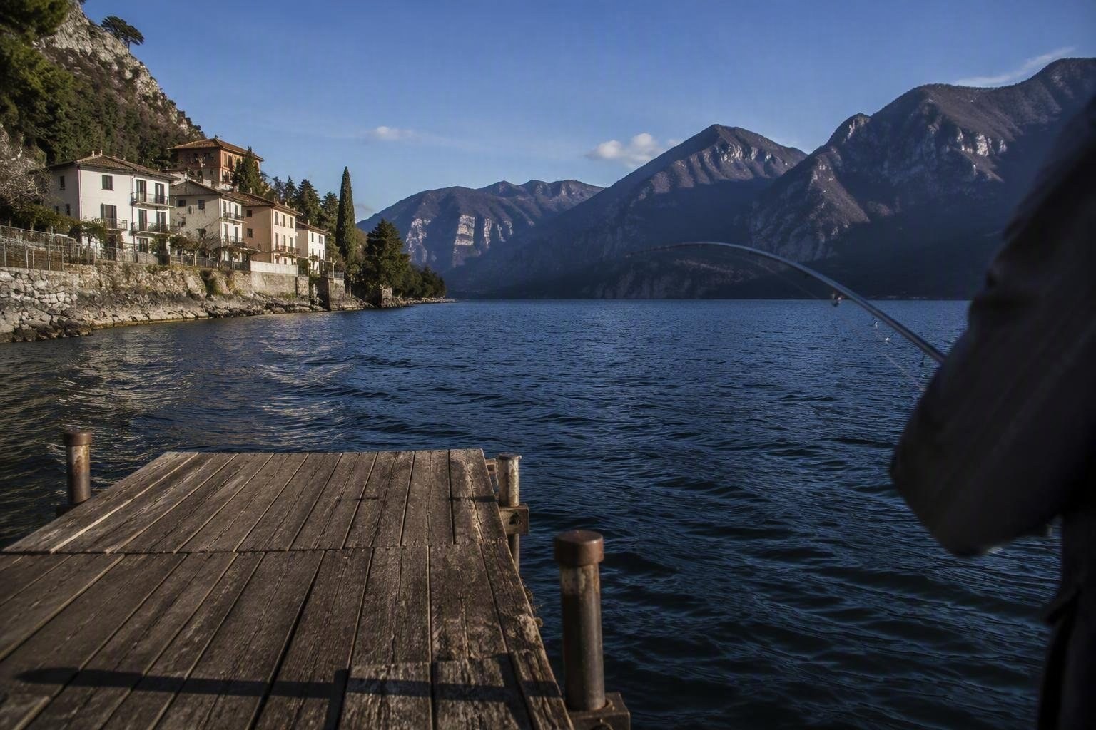 https://static.adhubmedia.com/notizie_it/wp-content/uploads/2026/08/malgrate-giovane-annegato-nel-lago-di-como-durante-improvviso-maltempo-az-1786947493.jpg