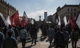 Manifestazioni in Colombia per contestare l'insediamento del presidente Abelardo de la Espriella