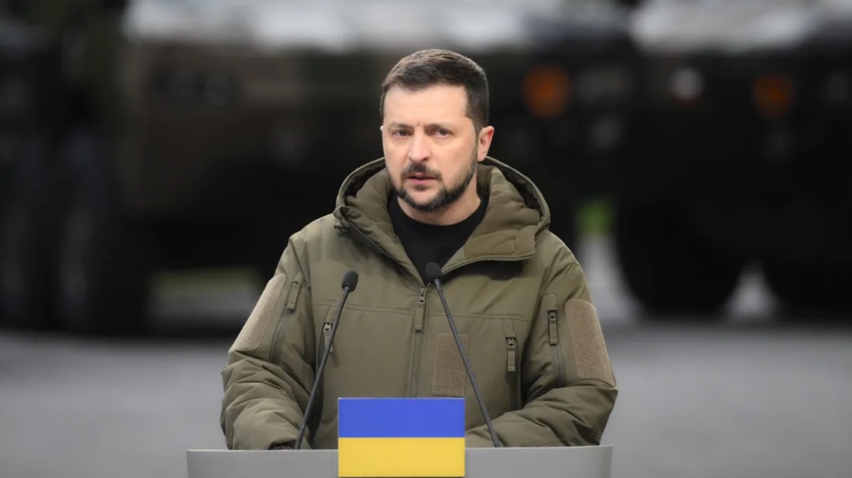 "Propaganda per bambini", Zelensky sanziona il cartone Masha e Orso