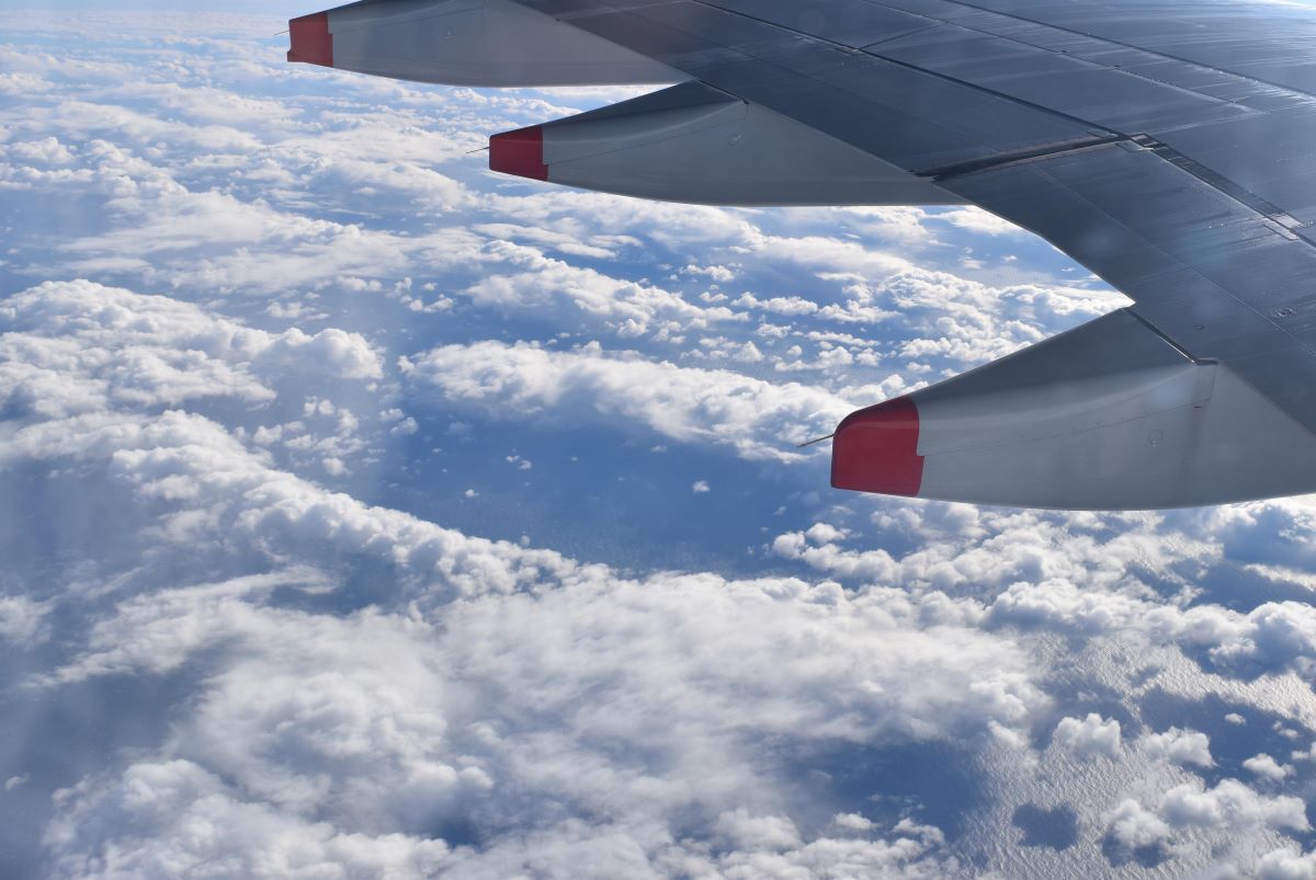https://static.adhubmedia.com/notizie_it/wp-content/uploads/2026/08/maxi-turbolenza-volo-air-india-precipita-per-100-metri-paura-e-decine-di-feriti-25b0e657.jpg