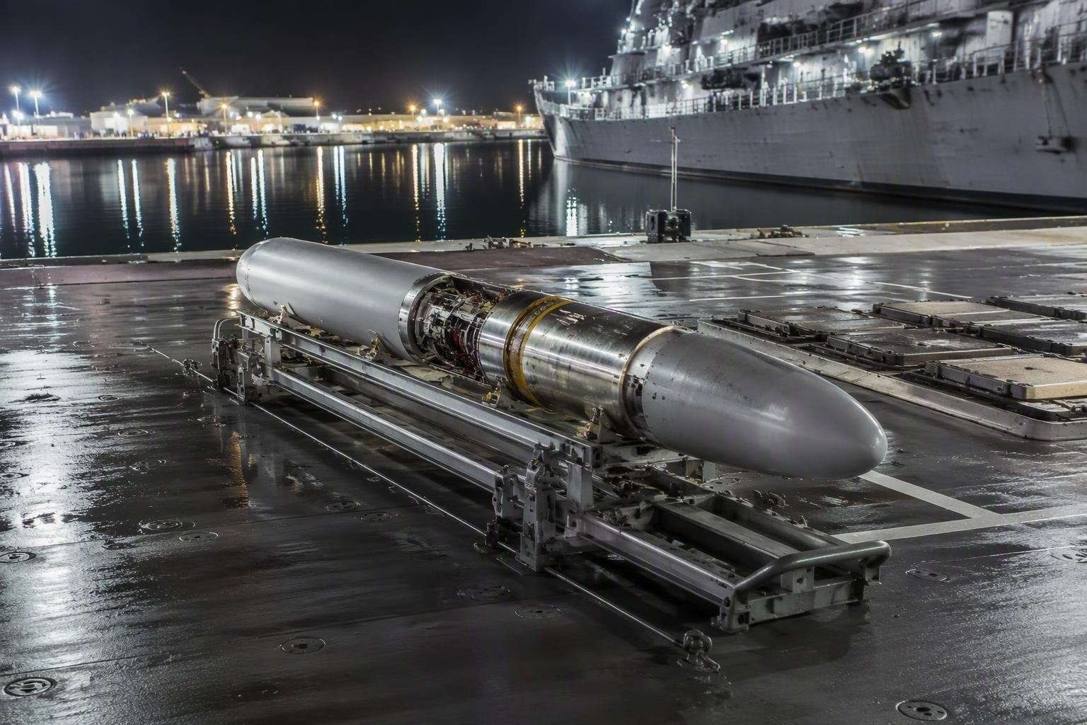 https://static.adhubmedia.com/notizie_it/wp-content/uploads/2026/08/missili-tomahawk-in-giappone-la-nuova-capacita-difensiva-del-cacciatorpediniere-chokai-az-1788085356.jpg